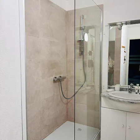 Appartement Coquillages Et Crustaces A Sur